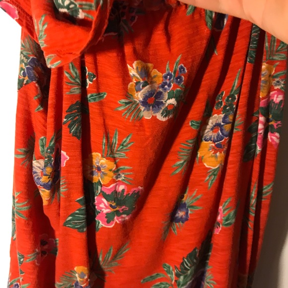 Red flower print off the shoulder top - Picture 3 of 4